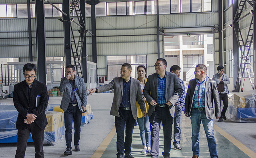 蓮都區(qū)副區(qū)長俞麗威到我廠調(diào)研(圖1) 蓮都區(qū)副區(qū)長俞麗威到我廠調(diào)研(圖1)